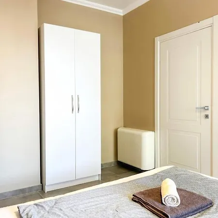 By As Apartment *